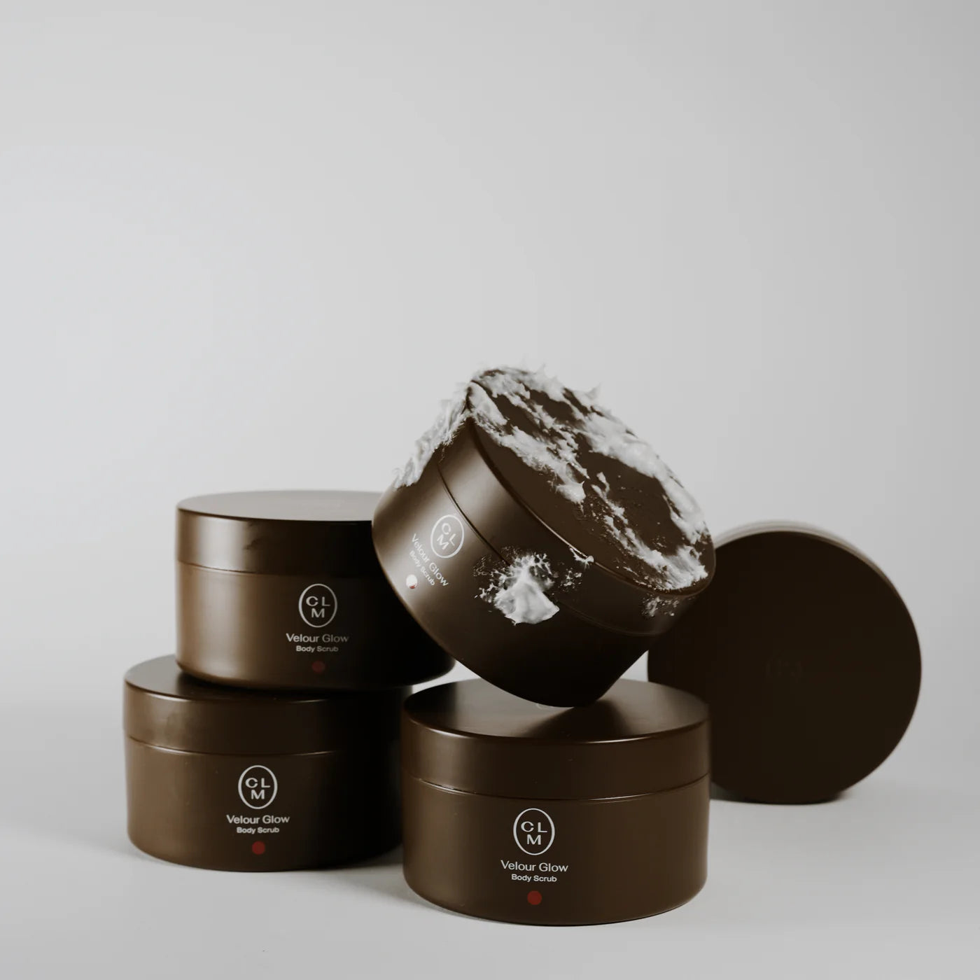 CLM kūno šveitiklis VELOUR GLOW, 150ml