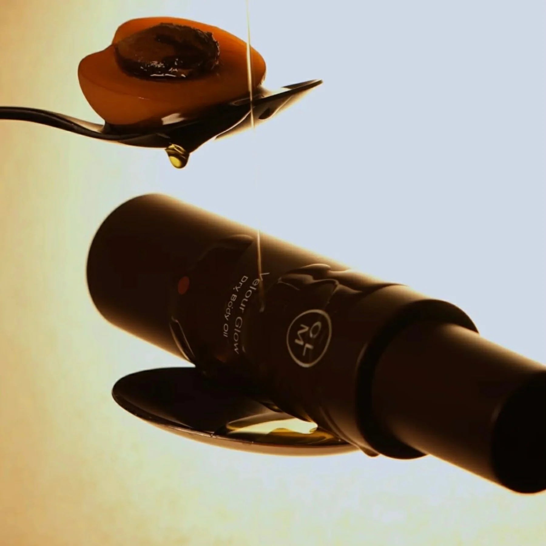 CLM sausas kūno aliejus Velour Glow, 150 ml