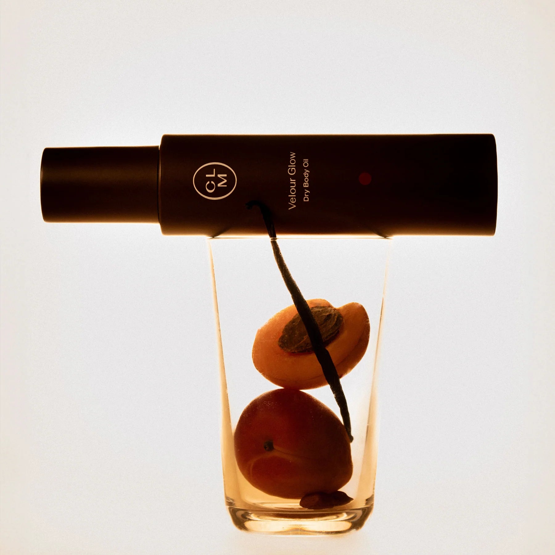 CLM sausas kūno aliejus Velour Glow, 150 ml