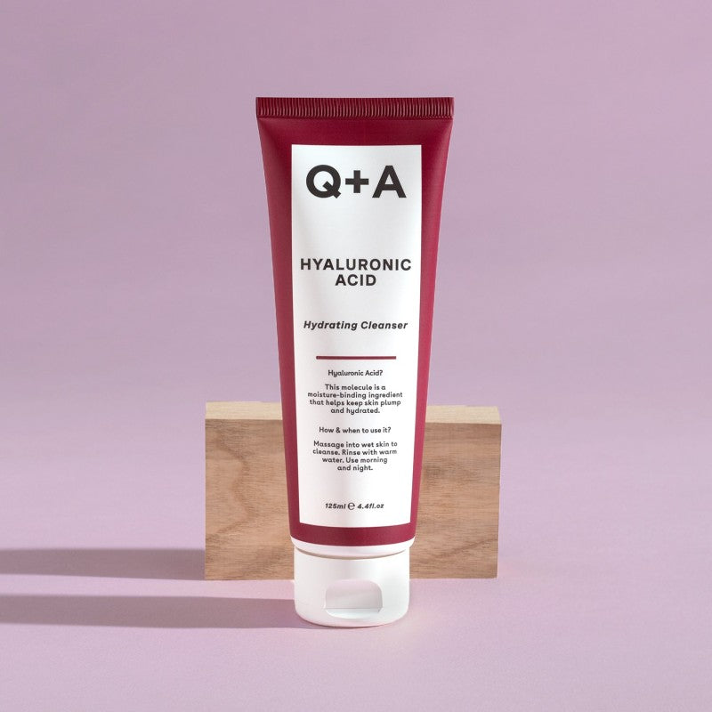 Q+A, Hyaluronic Acid Hydrating Cleanser Drėkinamasis veido prausiklis su hialuronu, 125ml