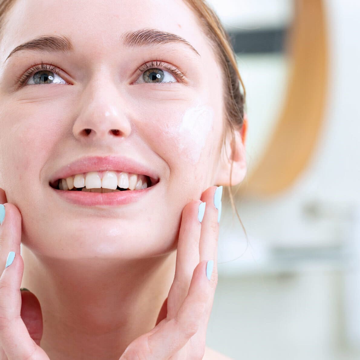 SVR veido kremas itin riebiai, į aknę linkusiai odai SEBIACLEAR MAT+PORES, 40 ml