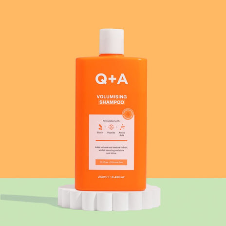 Q+A, Volumising Shampoo Apimties suteikiantis šampūnas su biotinu, 250ml