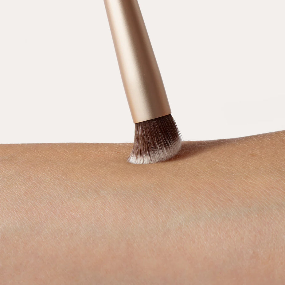 JANE IREDALE, mažas, lenktas šepetėlis Concealer Brush, 1 vnt