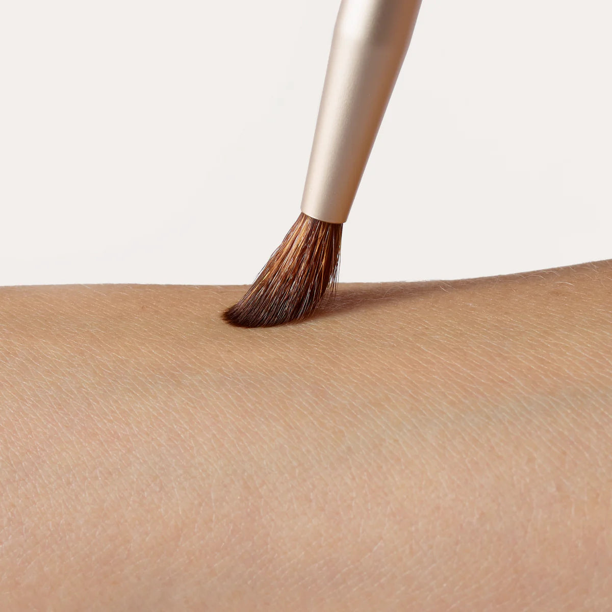 JANE IREDALE, mažas, smailėjantis šepetėlis Detail Brush, 1 vnt