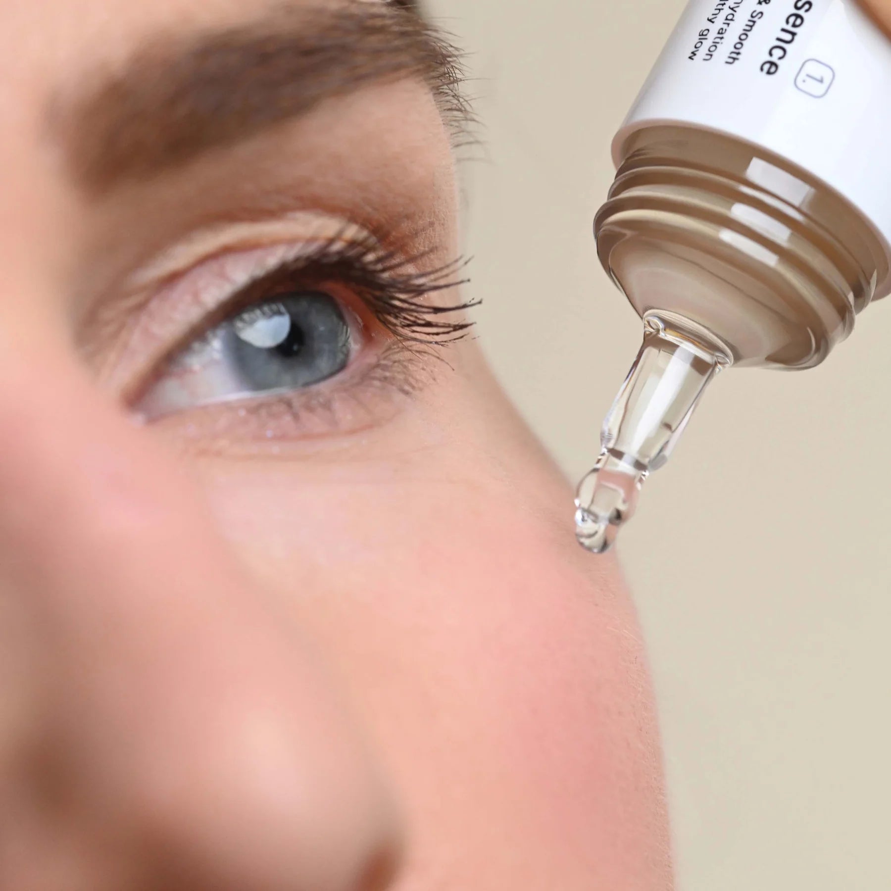 SWRL, bazinė drėkinamoji esencija veidui,  15ml